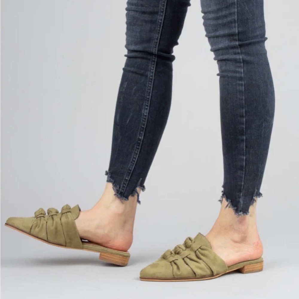 ⭐️Mi.iM Suede Triple Knotted Jenelle Mules⭐️